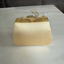 Glamorous Gold Clutch Bag With Chain Strap 