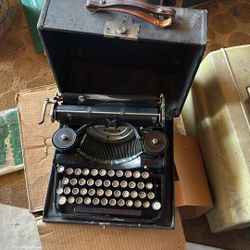 Vintage Antique Typewriter