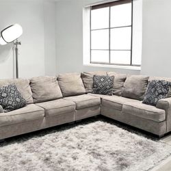 🩶✨Flawless Bovarian 3pc Sectional Sofa Set from Ashleys in Stone Grey