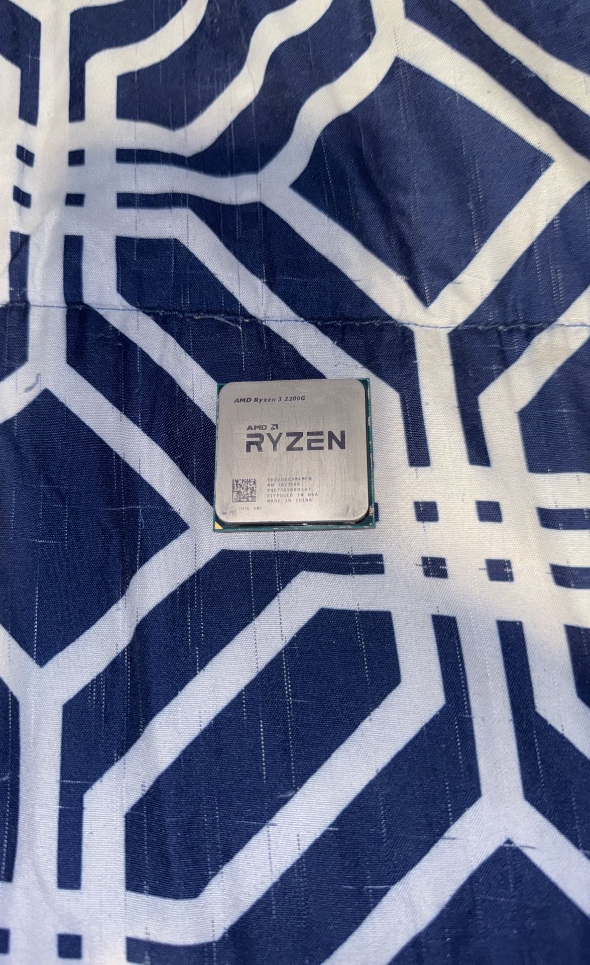 AMD Ryzen 3 2200g