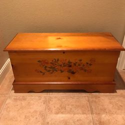 Beautiful Pine & Cedar Hope Chest