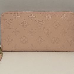 Pink Louis Vuitton 2018 LV Monogram Zippy Wallet