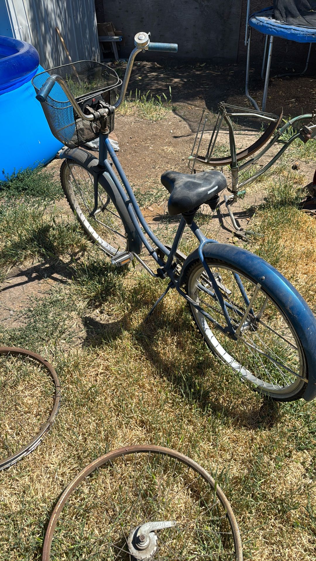 Nice old beach cruiser