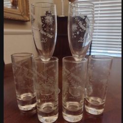 New Year's 2020 Glasses, 2 Champagne Flute, 4 Shot Glasses