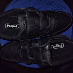 Men's Propet Blk Shoes Size 10, nWT And Box