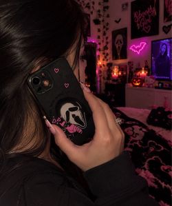 SHEIN Scream Black Slim Silicone Phone Case