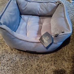 Pet Bed Nan Grey.  22x16x9 H