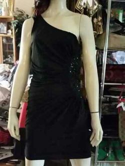 Arden B. Dress size M