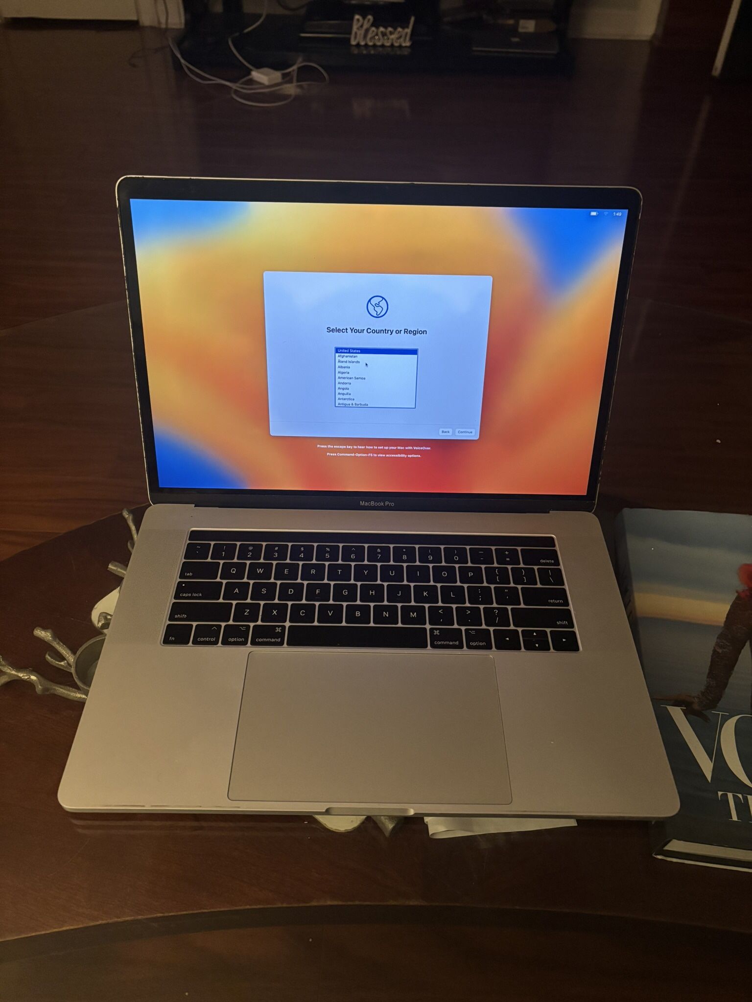 2018 MacBook Pro 15.4 Inch 16GB Intel I7 512GB Good Condition No Dent Or Ding