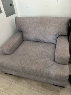 Oversized Accent Chair / Armchair – Very Comfortable – Excellent Condition