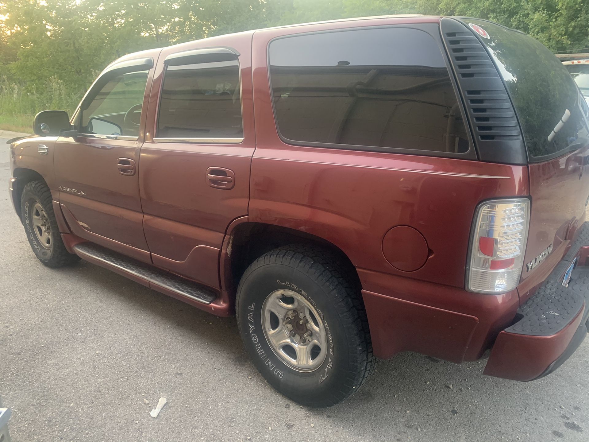 2002 GMC Yukon Denali