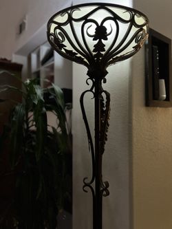 6 ft - Rod Iron Elegant Lamp - Craig/ Simmons area