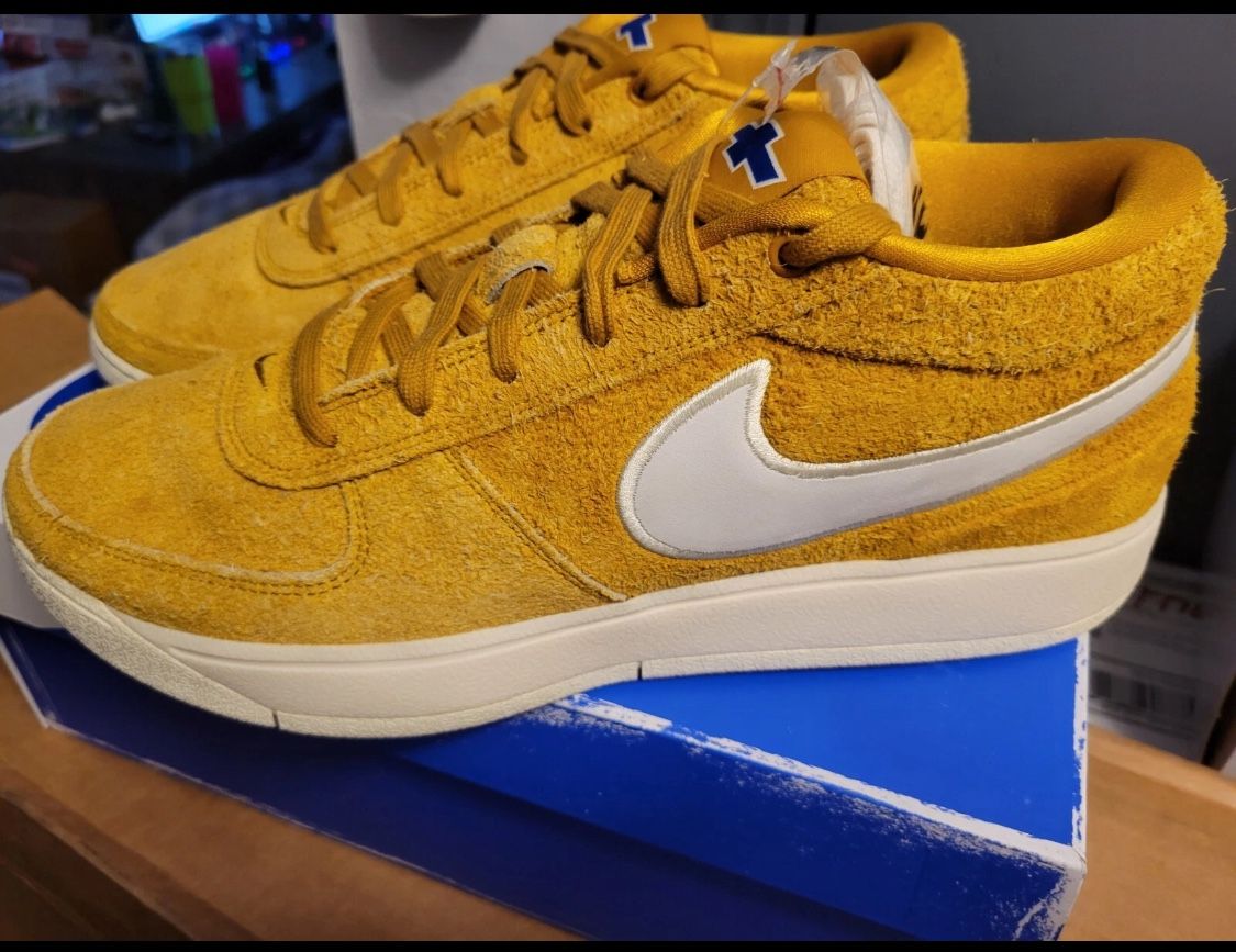 Nike Devin Booker 1 Chevy Gold Leaf - Sz 13