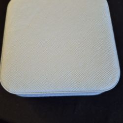 Travel jewelry box