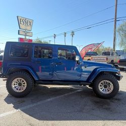 17" JEEP WHEELS AND TIRES 35/1250/17
