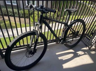 Motobecame Fantom 29 - 19" Trail boss 2.25 mountain bike