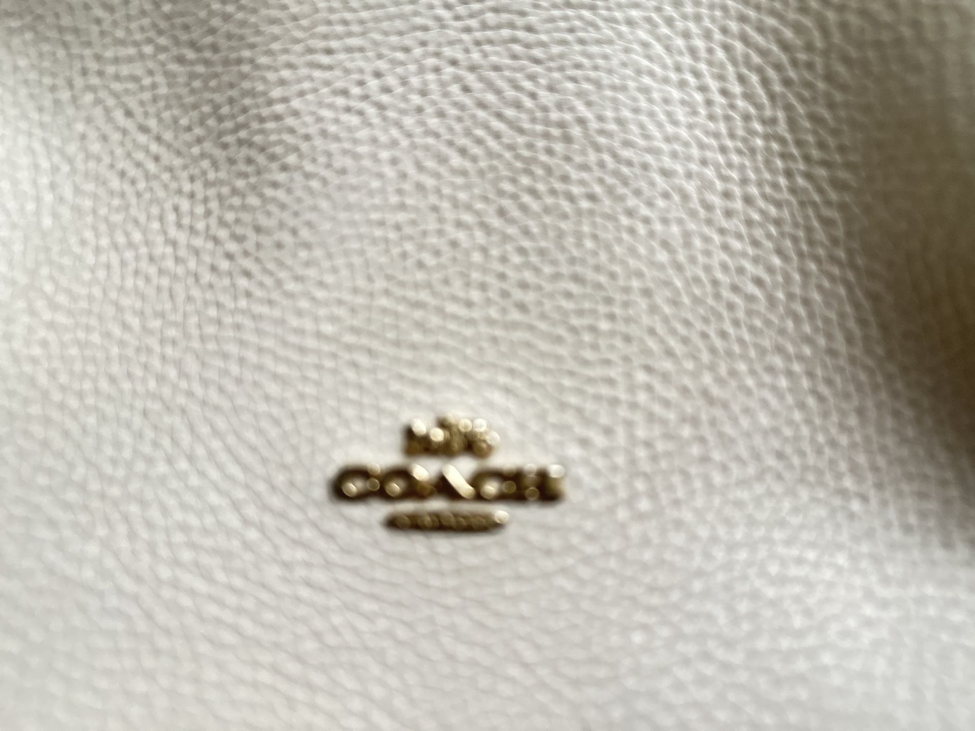 Coach White Leather Purse W Gold Link Chain