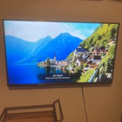 55” Lg  Smart Tv With Remote