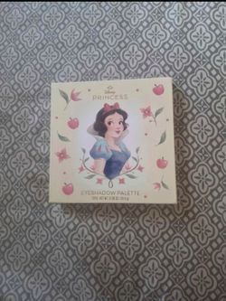 Snow White Eyeshadow Palette