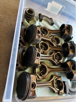 E46 M54 Pistons Con Rods Caps