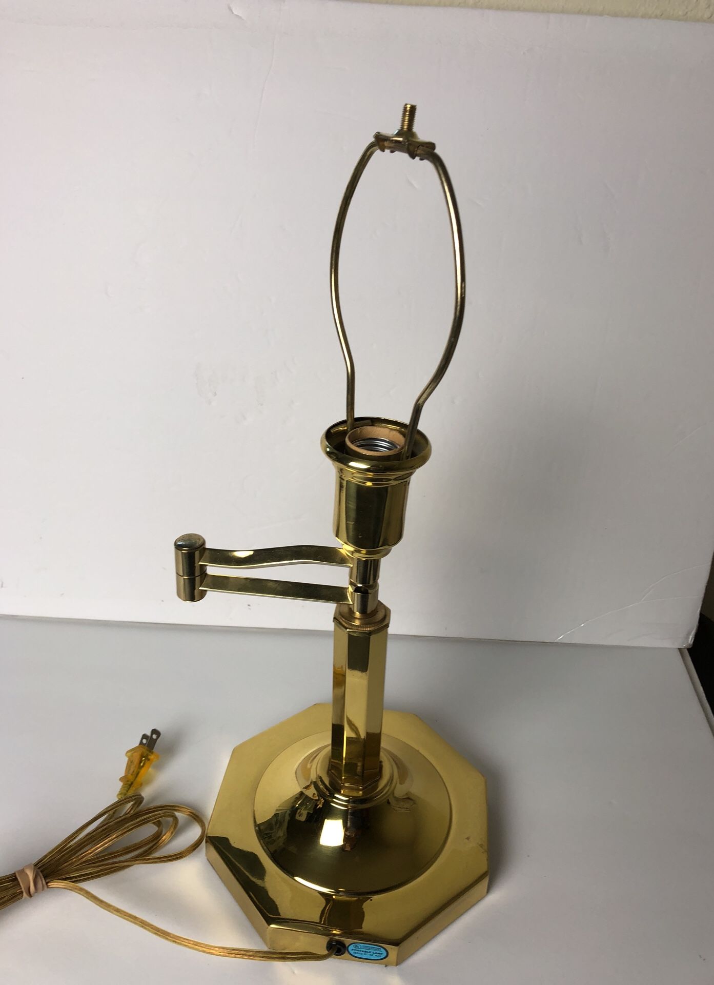 BRASS ELECTRIC DESK TABLE LAMP WITH SWING ARM TASK LIGHTING 3-WAY SWITCH $ 49.94 $ 59.95 This listing is for a brass, electric desk or table lamp