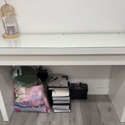 MALM IKEA Dressing Table/desk 