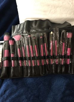 Brand new makeup brushes