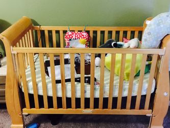 Crib with Crib mattress