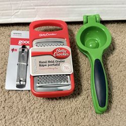 3 Kitchen Items 