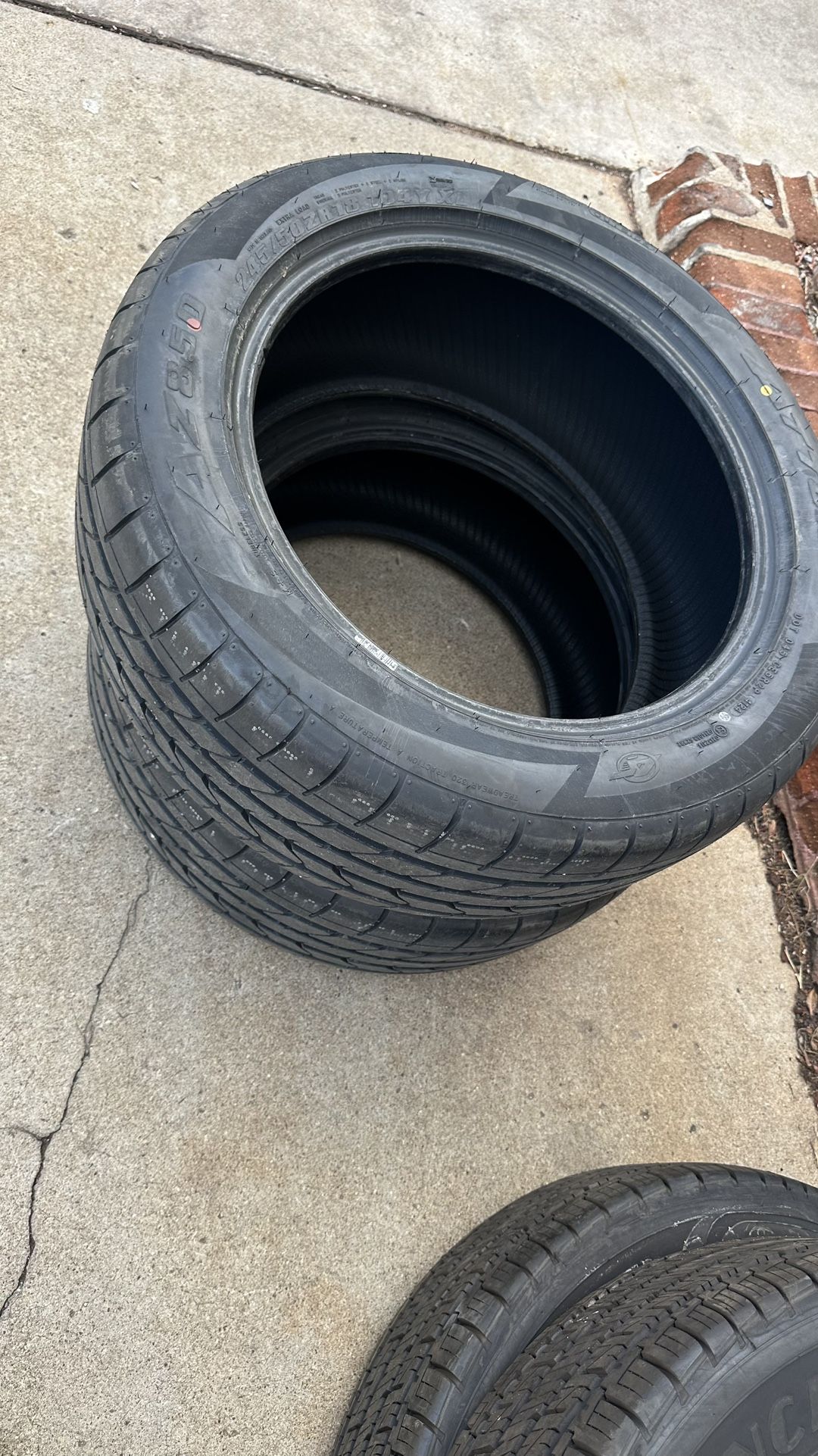 Atturo Az850 245/50/18