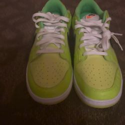 Nike Dunk Low SE 'Splash Volt'