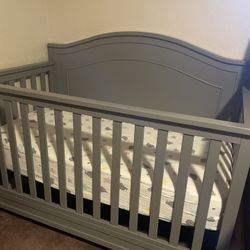 Baby crib-Gray 