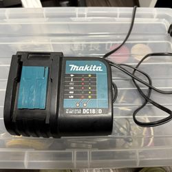 Makita Charger