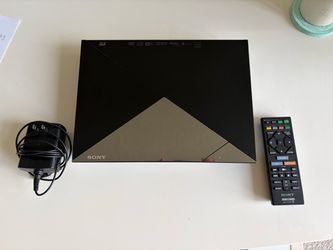 SONY Blu-ray and DVD player w/remote