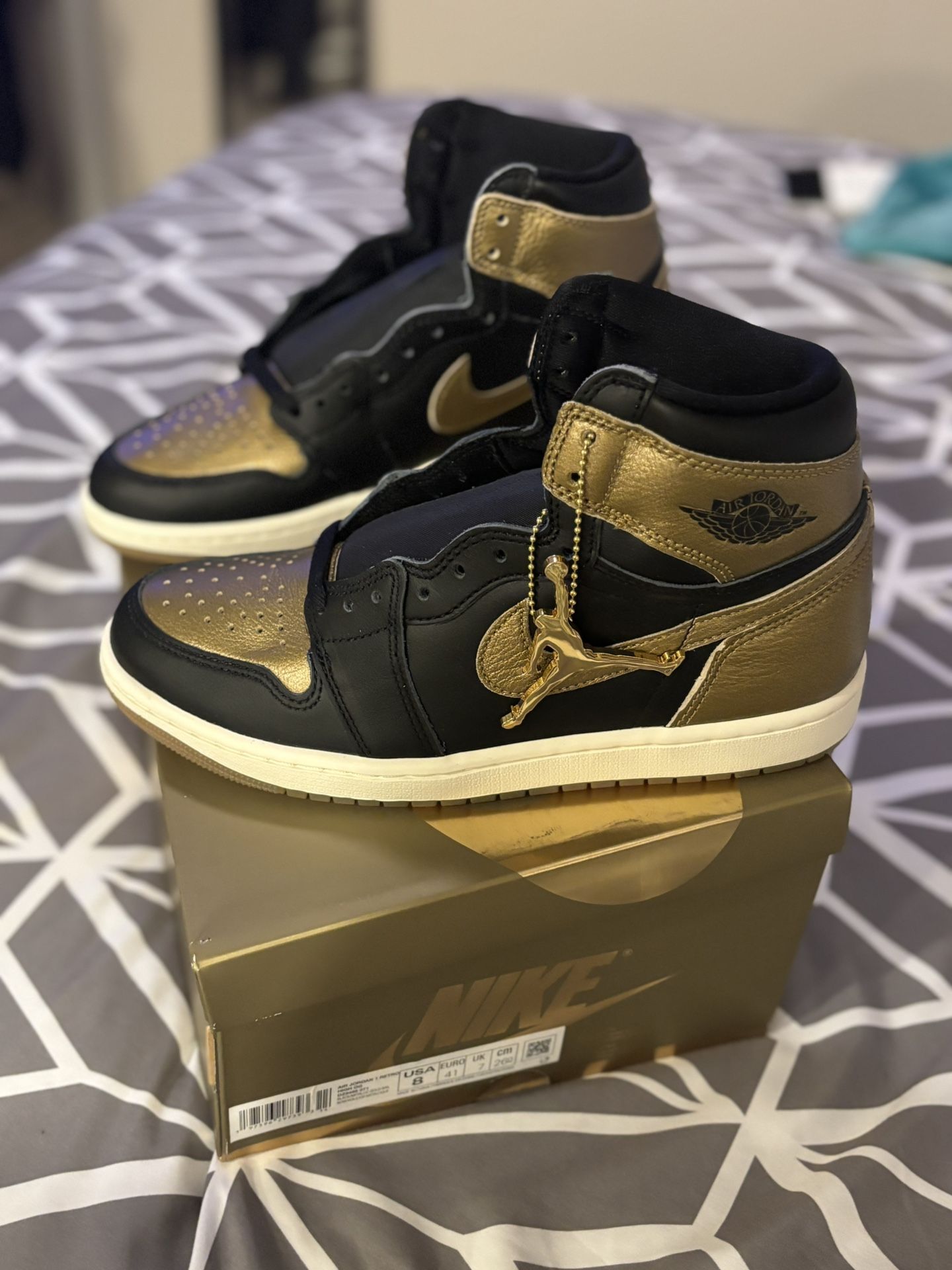 Air Jordan’s 1 Retro High OG Black/Metallic Gold/Sail