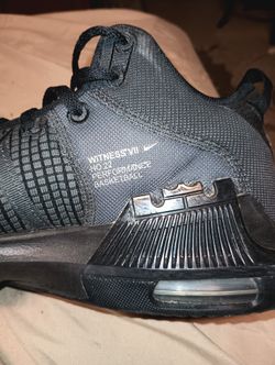 Nike Witness Vll (Size 11)