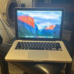 Silver MacBook Pro Perfect Condition
