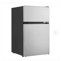 3.1 Vissani Mini Fridge 