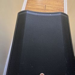 Harbinger V2318s Powered Subwoofer 