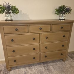 Gorgeous Dresser 