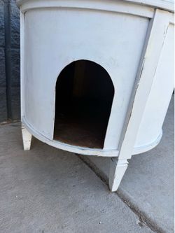 Distressed Side Table/Cat refuge/cat house