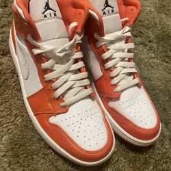 Air Jordan 1 Mid SE Electro Orange 