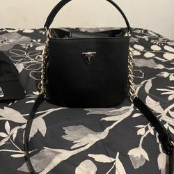 Guess Bucket Bag