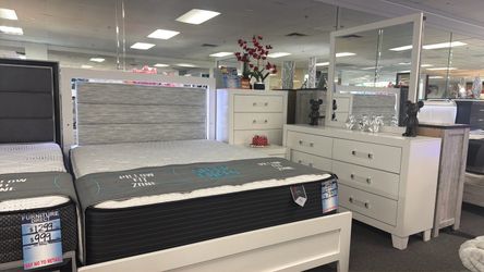 Beautiful Modern White 5pc Bedroom Set $599