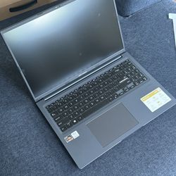 BRAND NEW ASUS VIVOBOOK