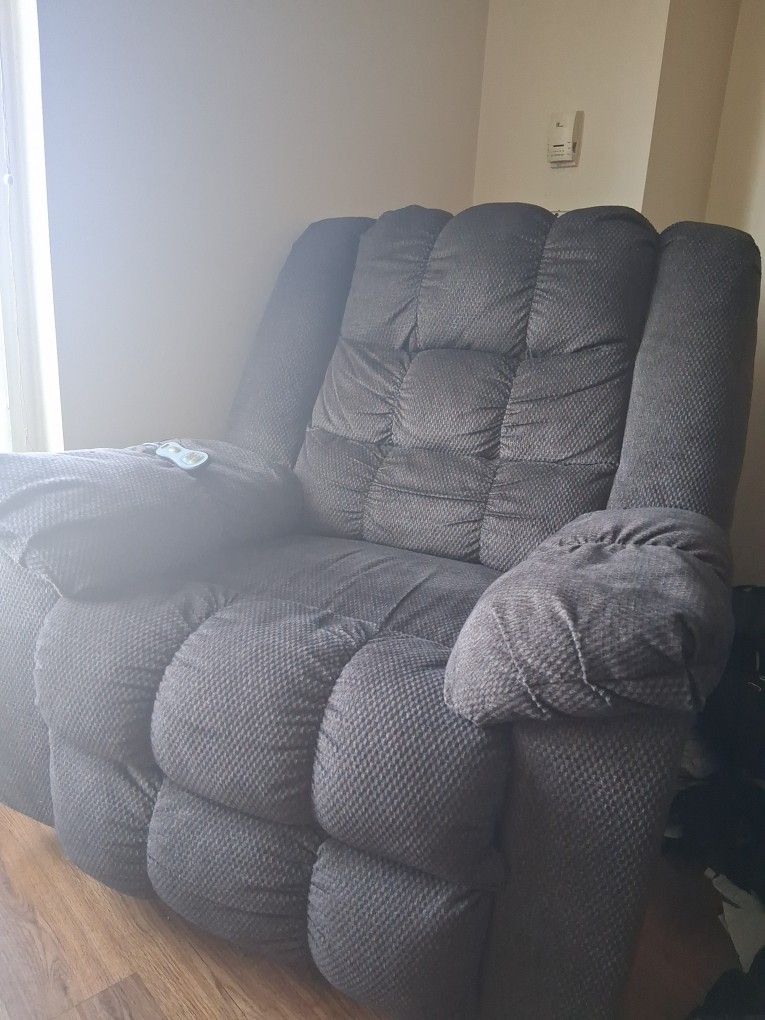 New Recliner High Quality Comfy