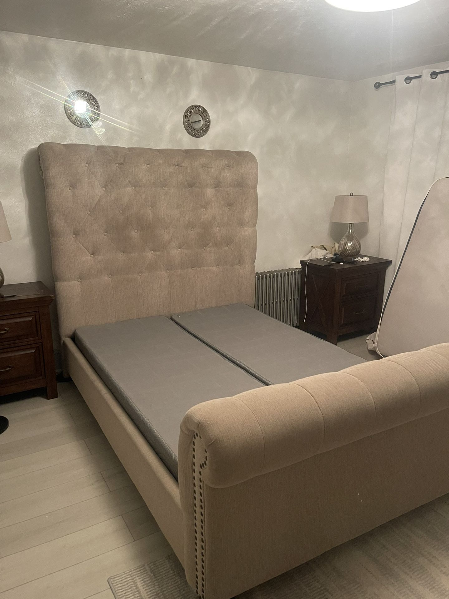 Queen Size Bed Frame….Cama Queen Hablo Espanol
