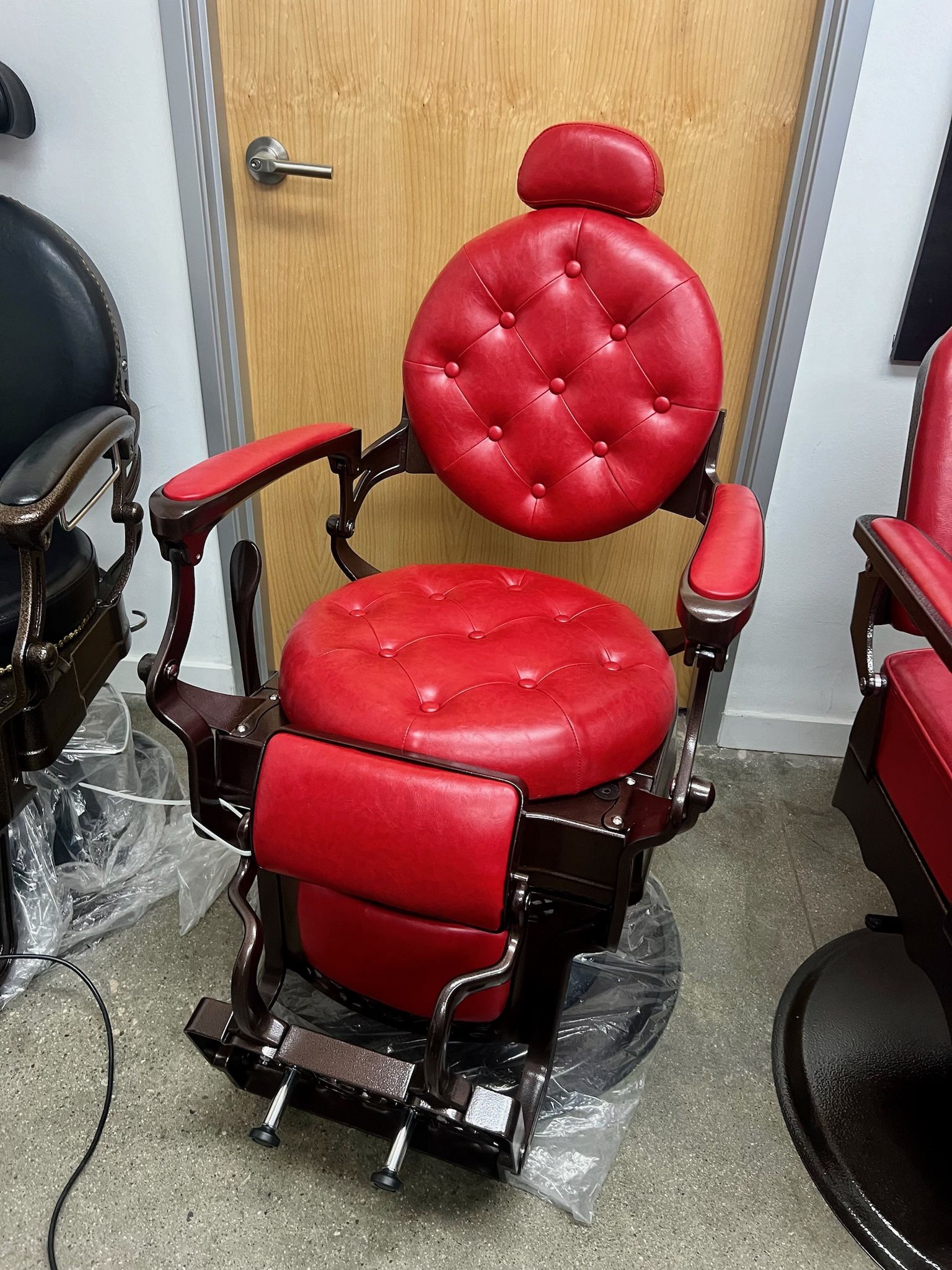 Red Brown Barberpub New Vintage Style Reclining Barber Chair 3849