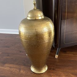 Golden vase