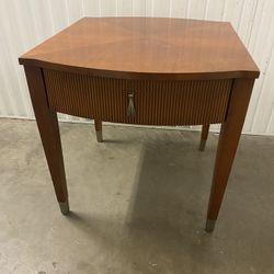 Ethan Allen Avenue End Table